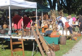 Outdoor Antique Show on the Lebanon Green Sat. September 30 9am-pm3